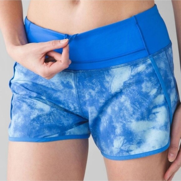 Lululemon Women's Speed Up  Run Times 4" Shorts  Blue Tie Dye Size 6 - Picture 1 of 12